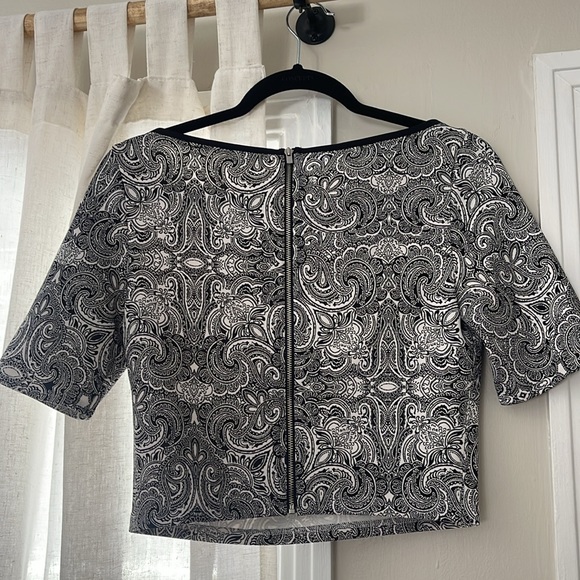 Express‎ Top - Picture 3 of 3